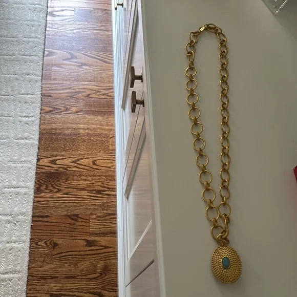 Julie Vos Gold Chain Necklace with Pendant - Picture 2 of 5